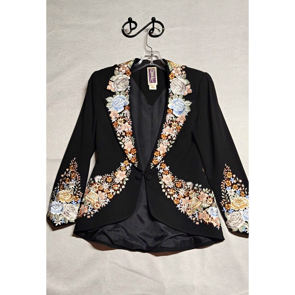 Zelda Black Floral Embroidered Lined Button Front Blazer Jacket Size 2